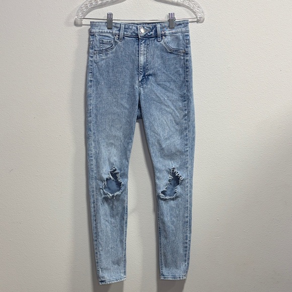 H&M Curvy Ultra High Waist Jeggings Acid Wash Distressed Ankle Jeans 2 - Picture 3 of 13